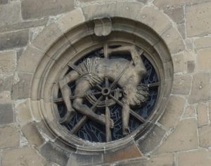 Der Heilige Georg als Geräderter in einem Fenster der Tübinger Stiftskirche